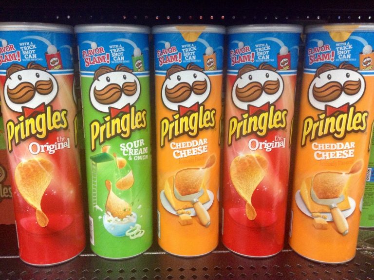 How many calories does a can of Pringles contain? - Evert Meulie